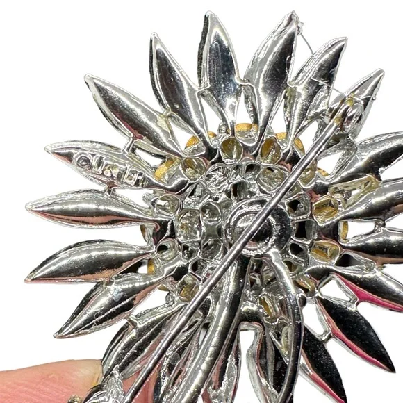 Vintage Signed Lisner Sapphire Blue & Clear Rhinestones Flower Brooch - Picture 7 of 8